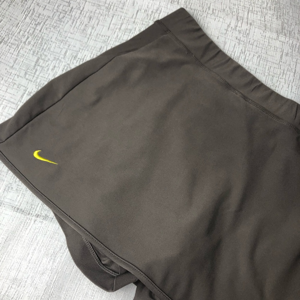 Nike Women’s Dri-Fit Tennis Skirt in Gray Size M
